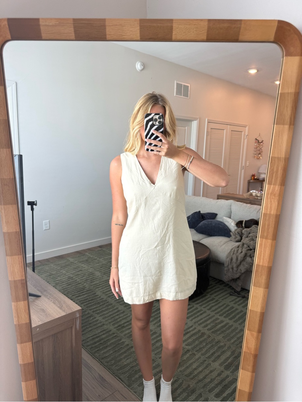 Sleeveless V-Neck Mini linen Dress in Cream